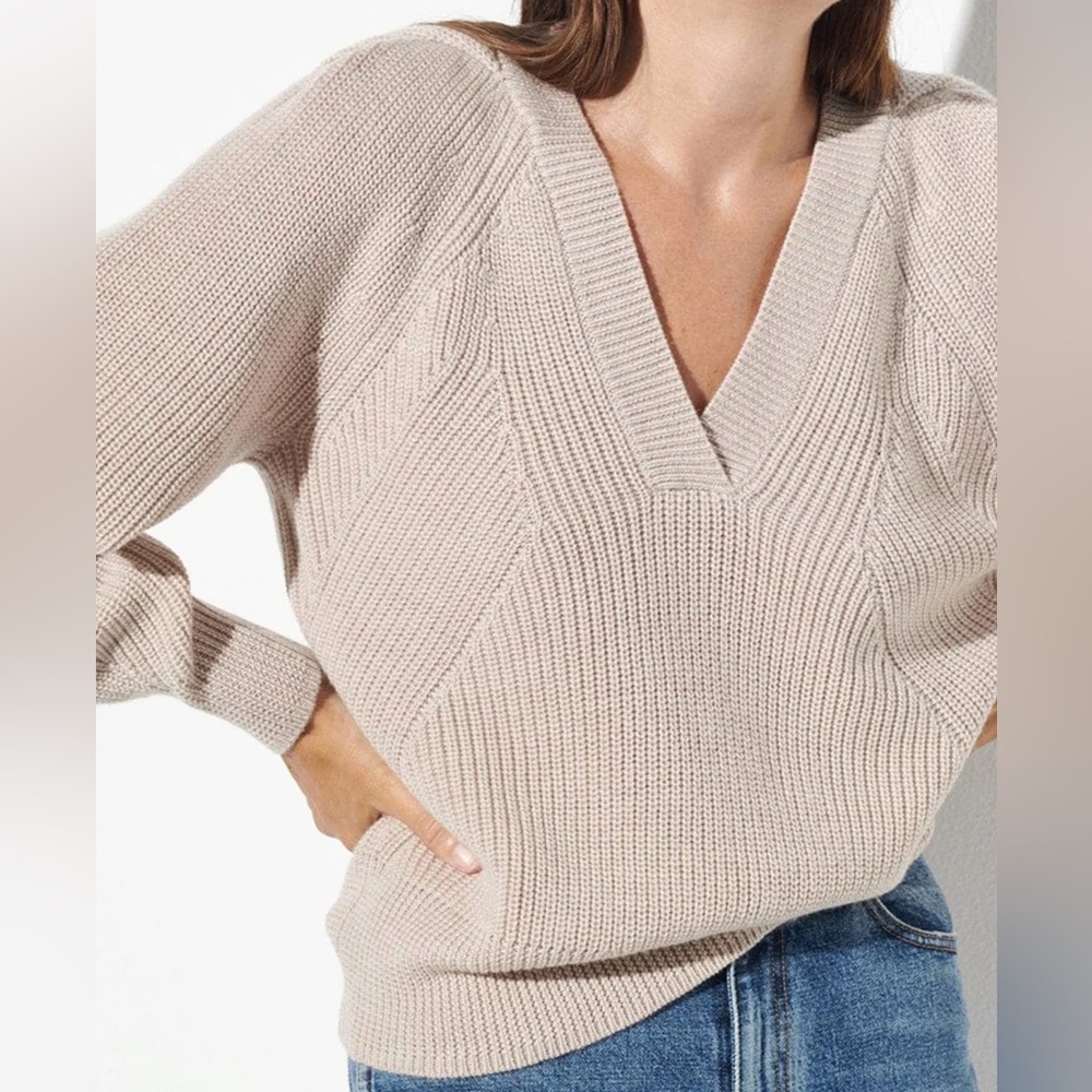 Like-new The Reset R Label The Must-have V Wool Knit Sweater